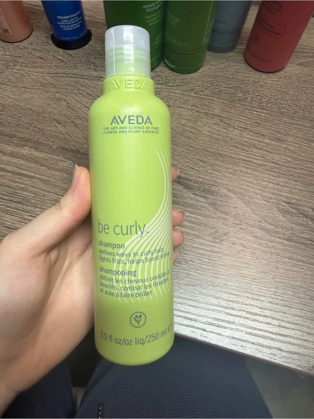 AVEDA Be Curly Shampoo - Light Green Bottle